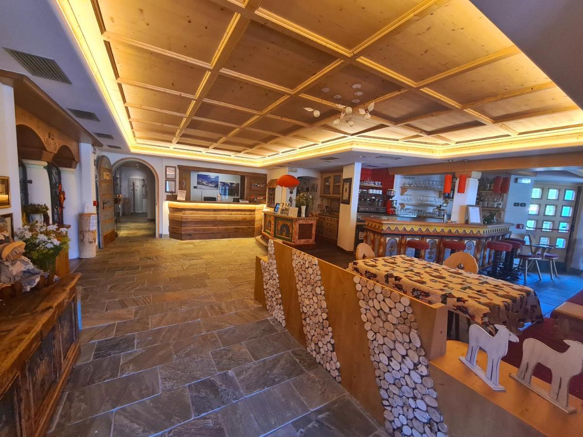 Hotel Piedibosco 모에나 외부 사진
