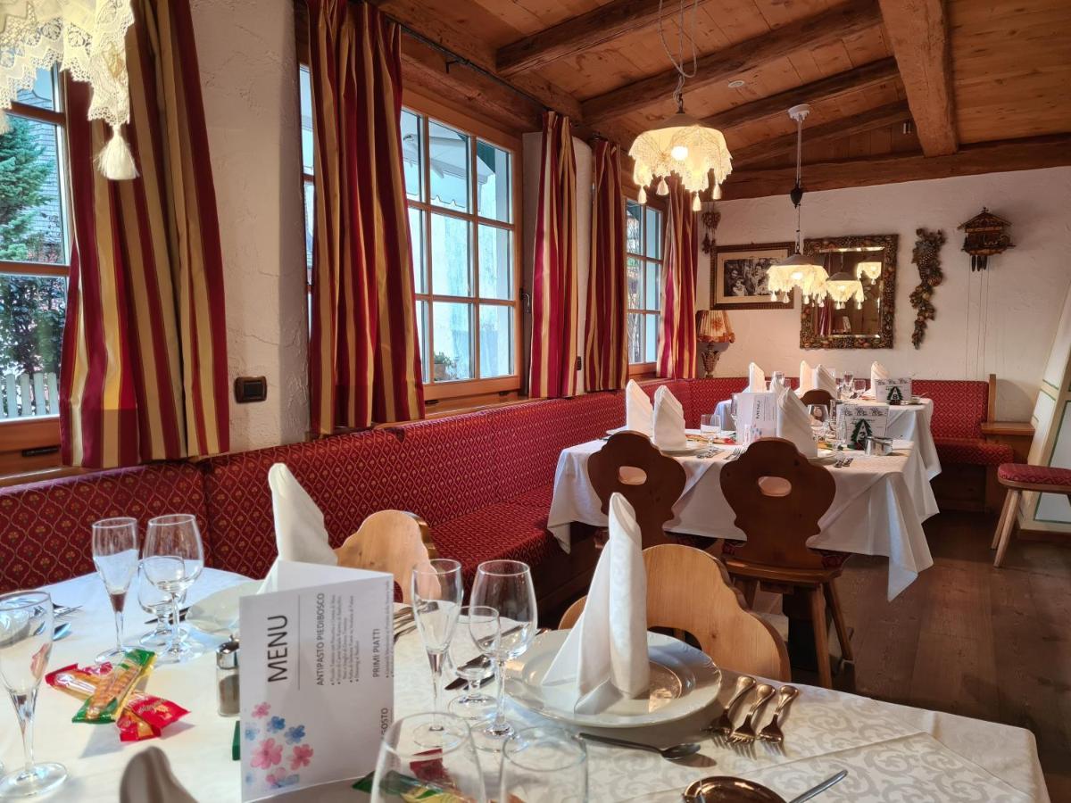 Hotel Piedibosco 모에나 외부 사진