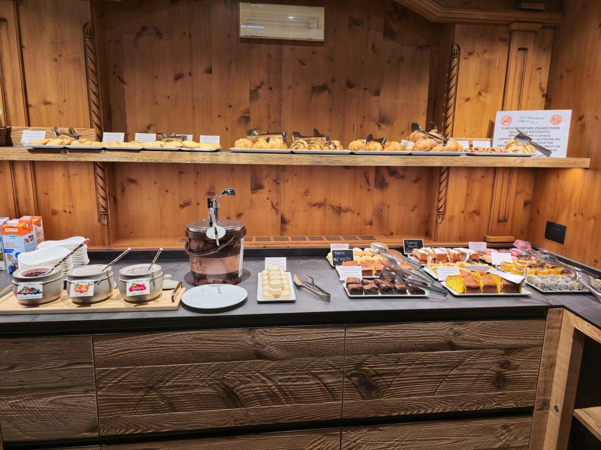 Hotel Piedibosco 모에나 외부 사진
