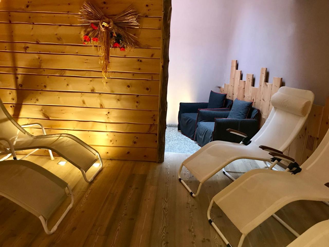 Hotel Piedibosco 모에나 외부 사진